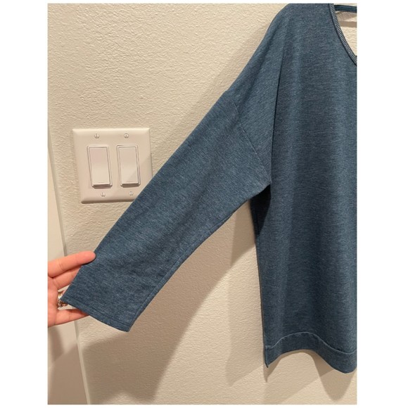 VICTORIA'S SECRET Long Sleeve Open Back Blouse - Picture 2 of 5